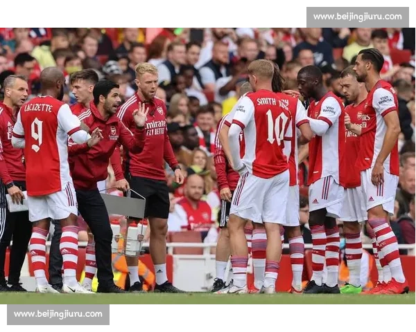 瓜帅女儿现场见证父亲与马宁争执，英超最美星二代身材吸睛